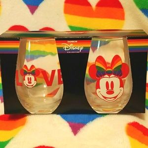 NWT Disney Minnie Tear Drop Glass Set